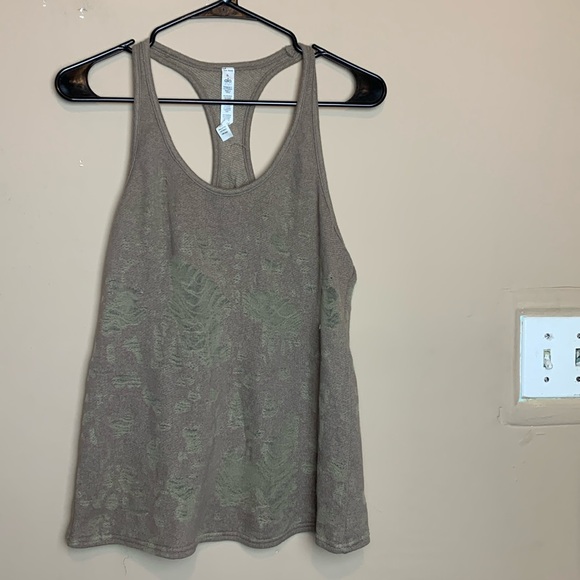 Alo Yoga Distressed Tank Top - Picture 1 of 10